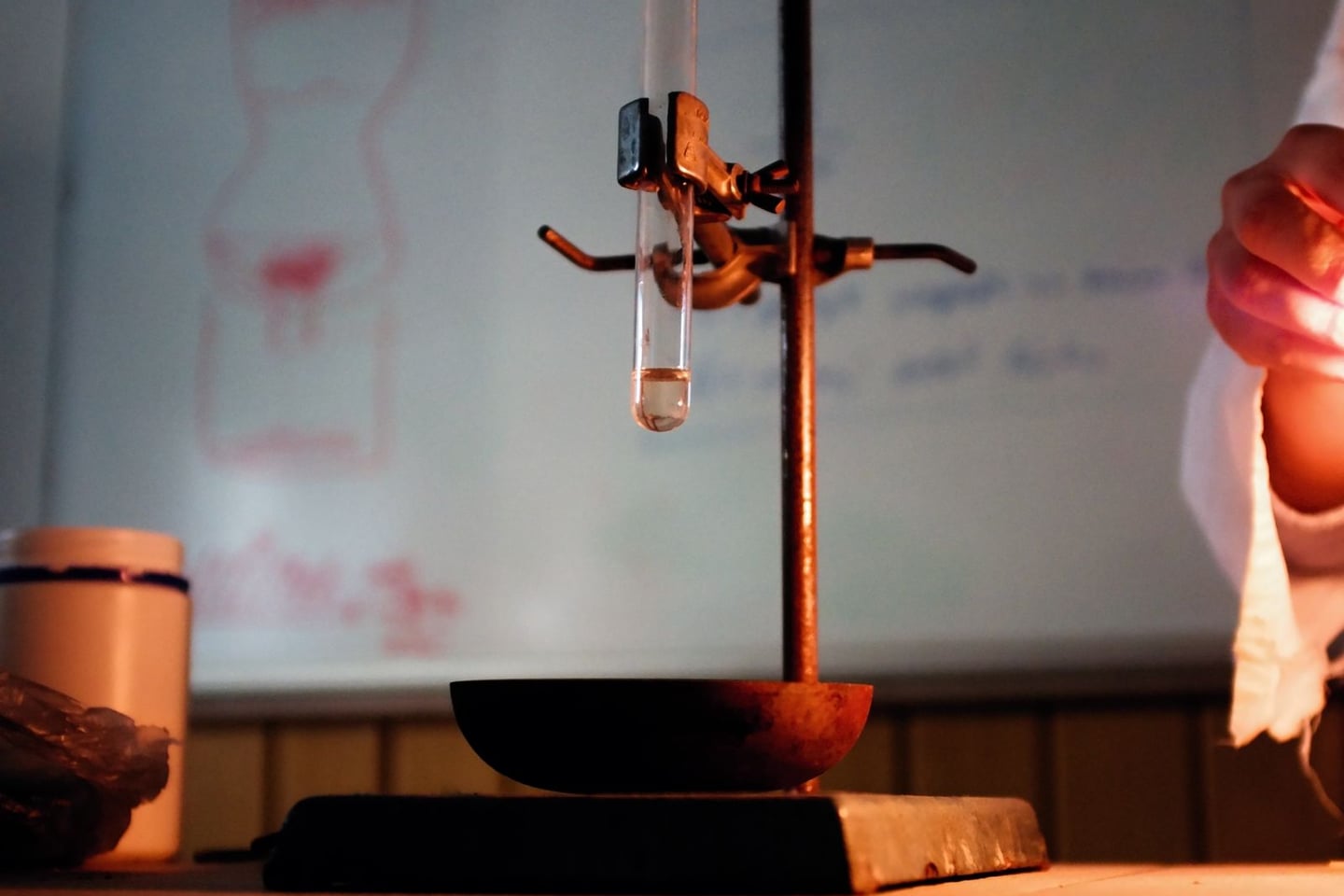 Laboratory research and scientific methods