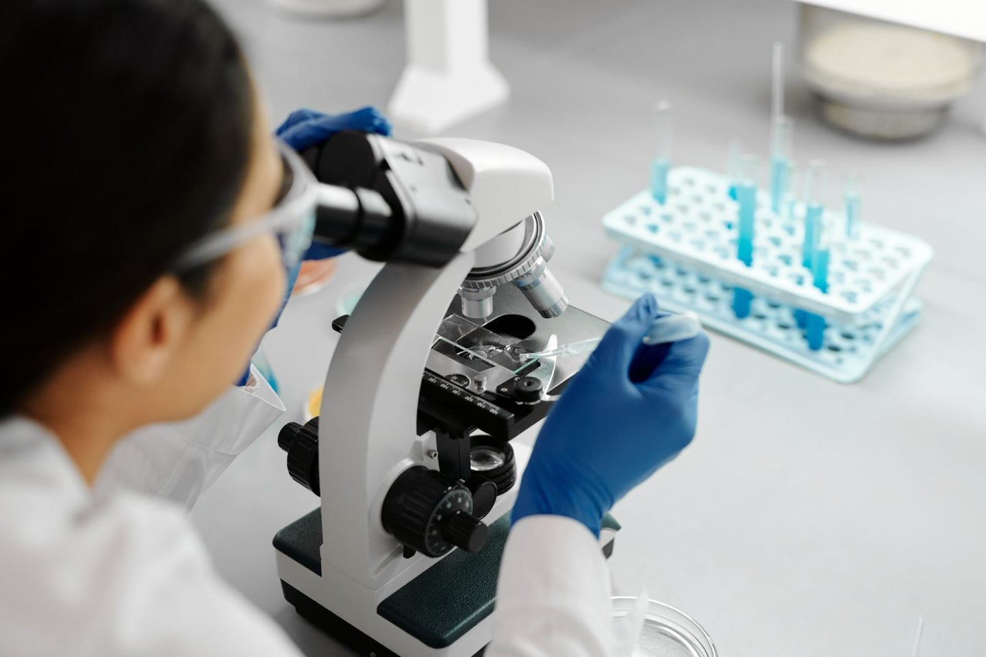 Laboratory research and scientific methods