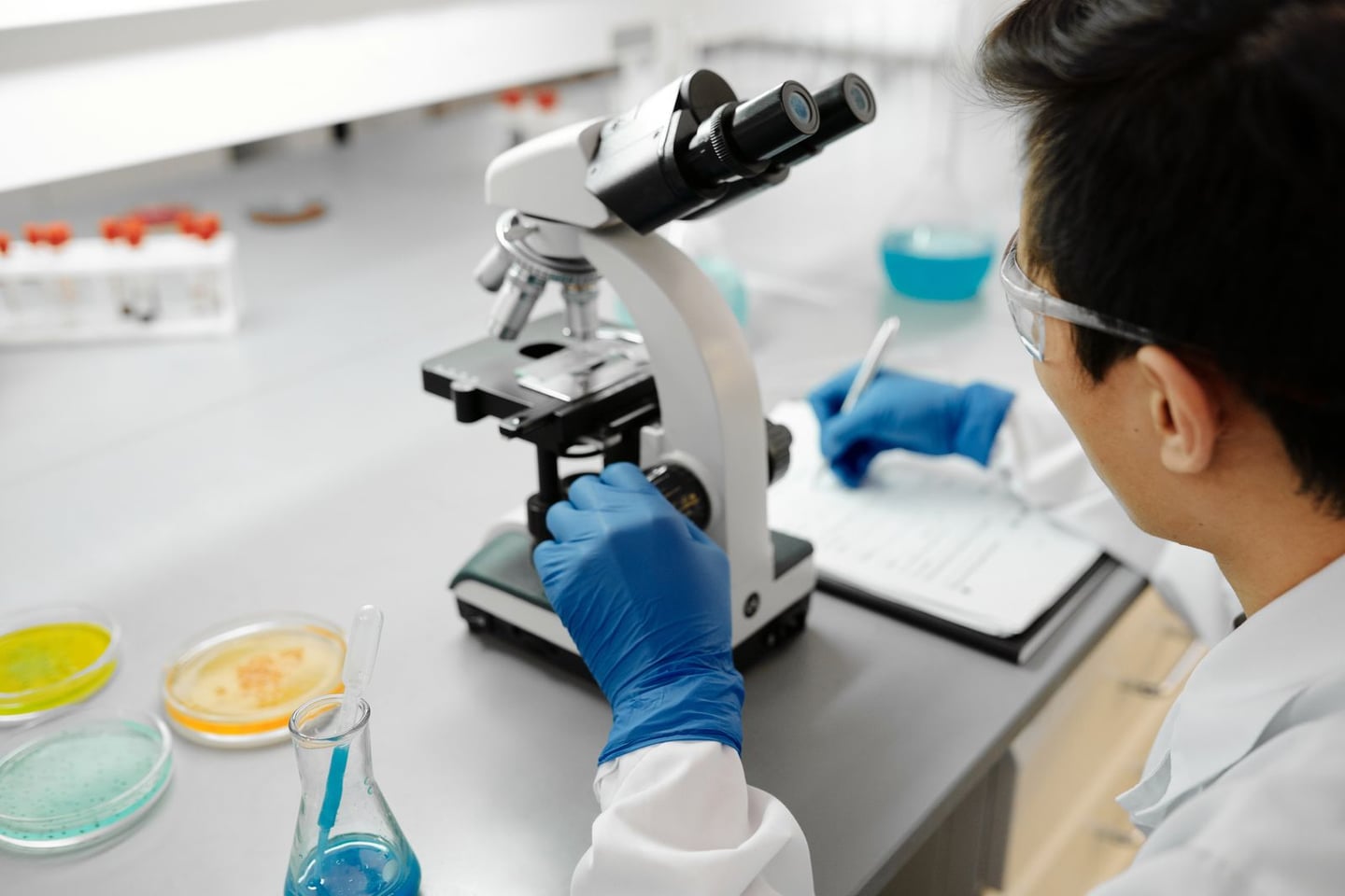 Laboratory research and scientific methods