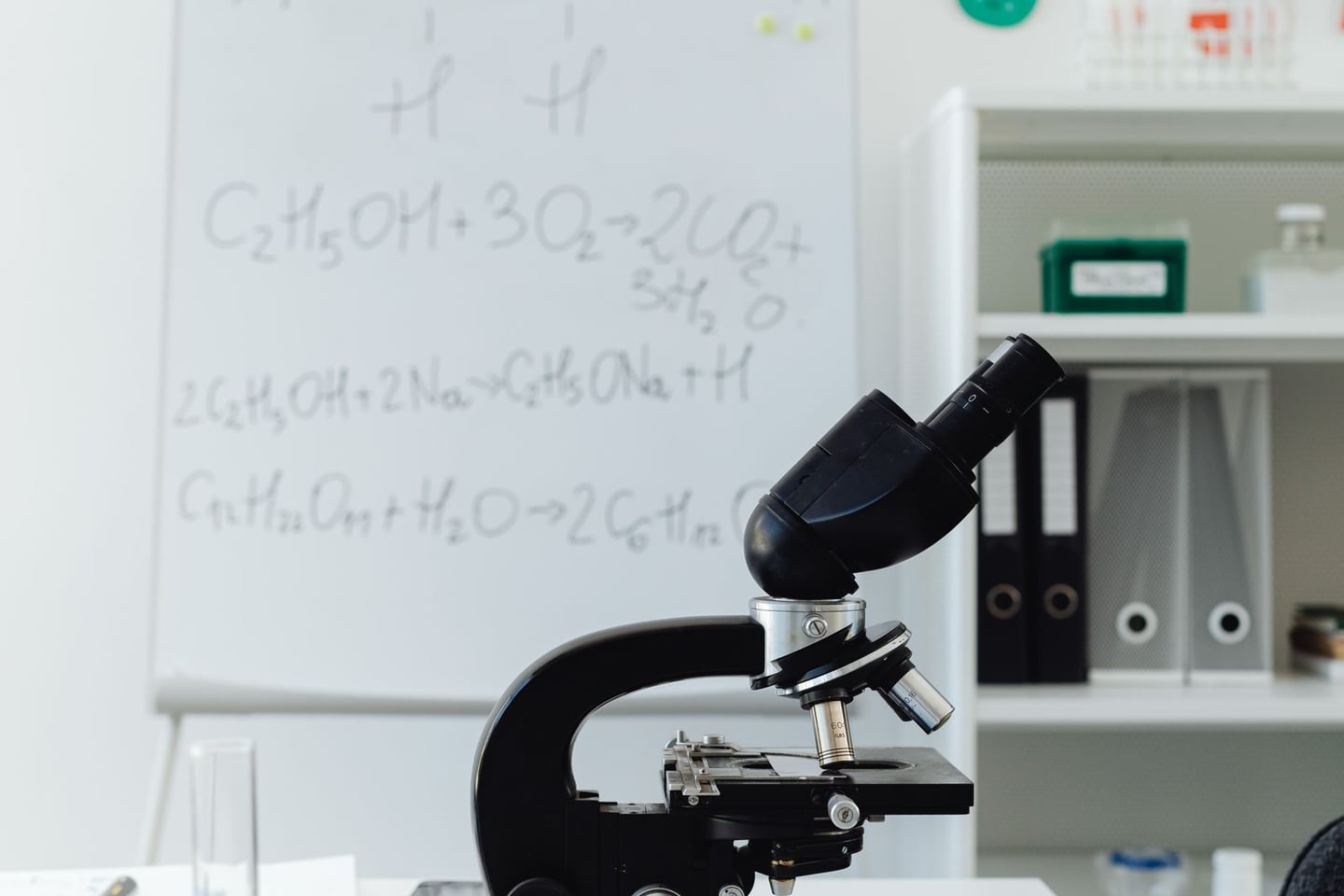 Laboratory research and scientific methods
