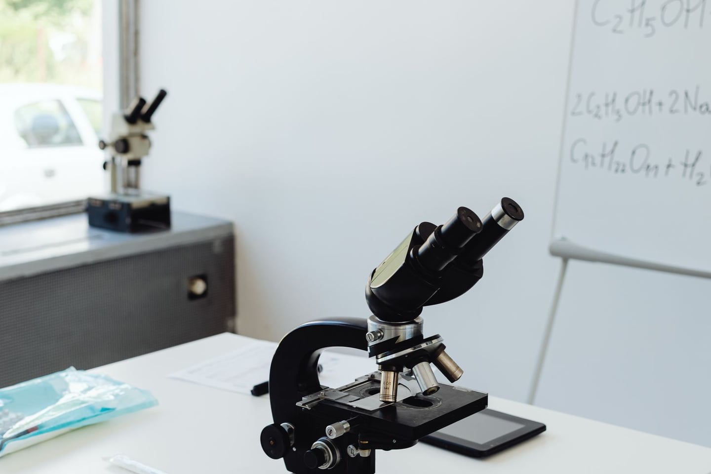 Laboratory research and scientific methods