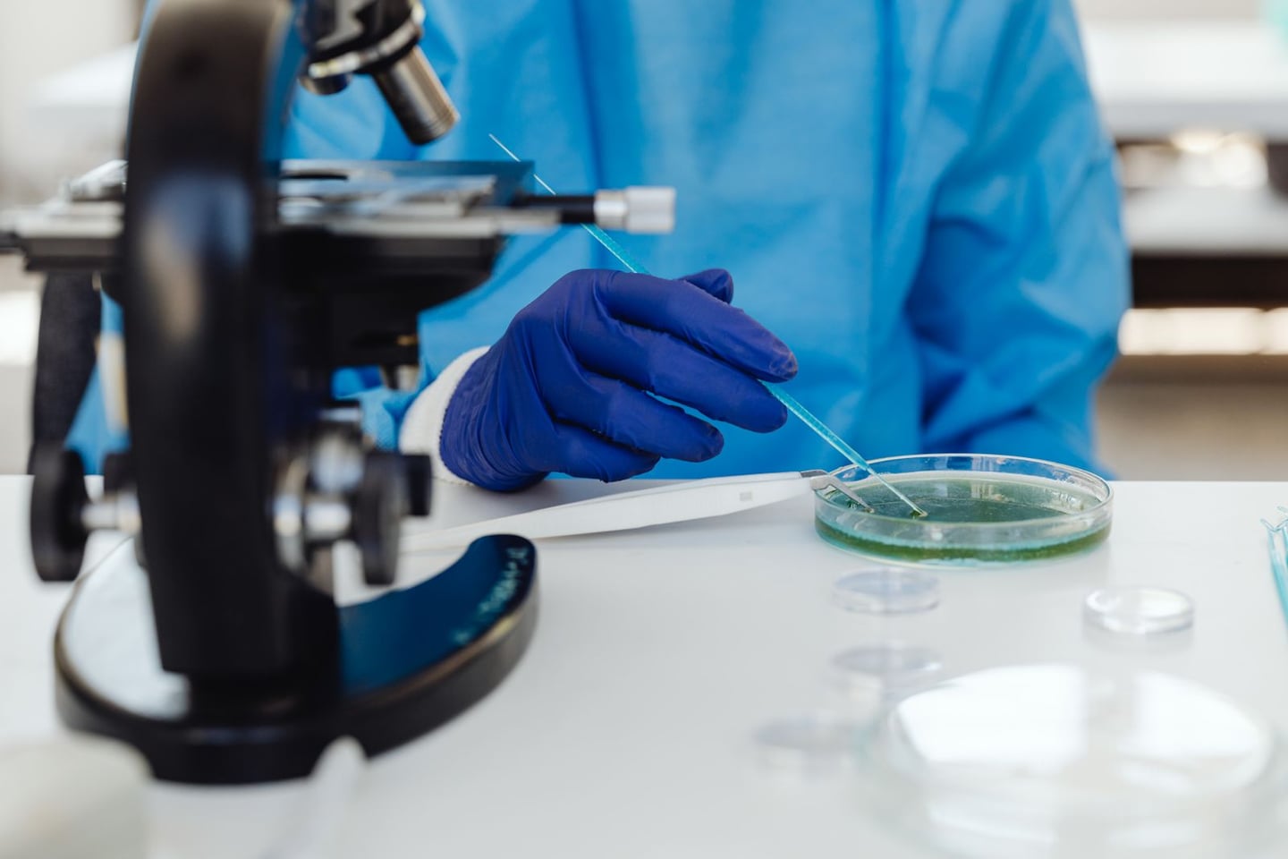 Laboratory research and scientific methods
