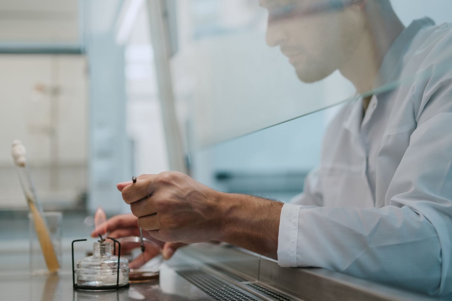 Laboratory research and scientific methods