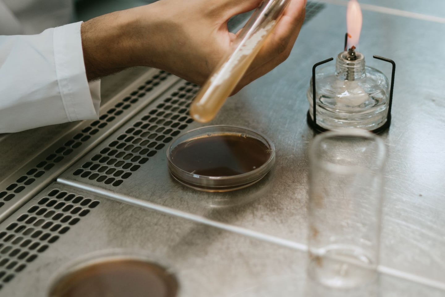 Laboratory research and scientific methods